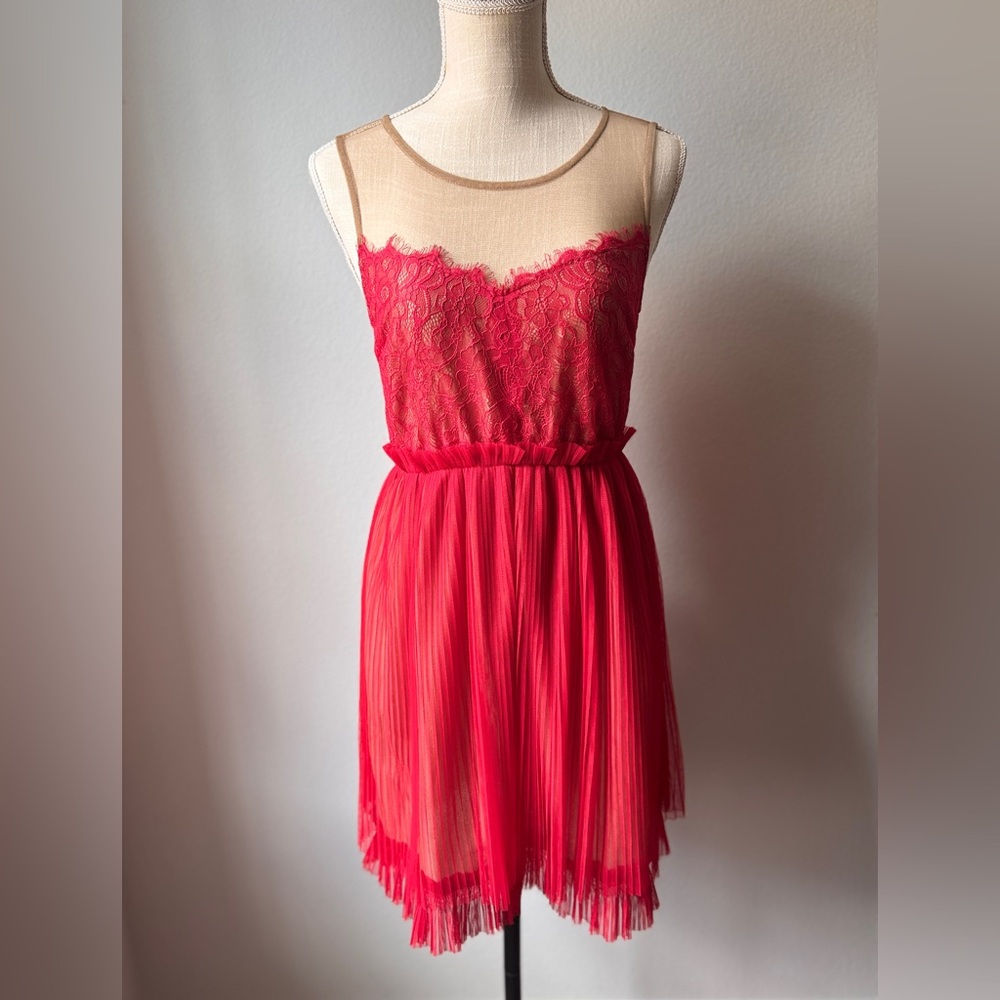 Red Mesh Lace Bodice Pleated Mini Dress | Illusion Neckline | Size S